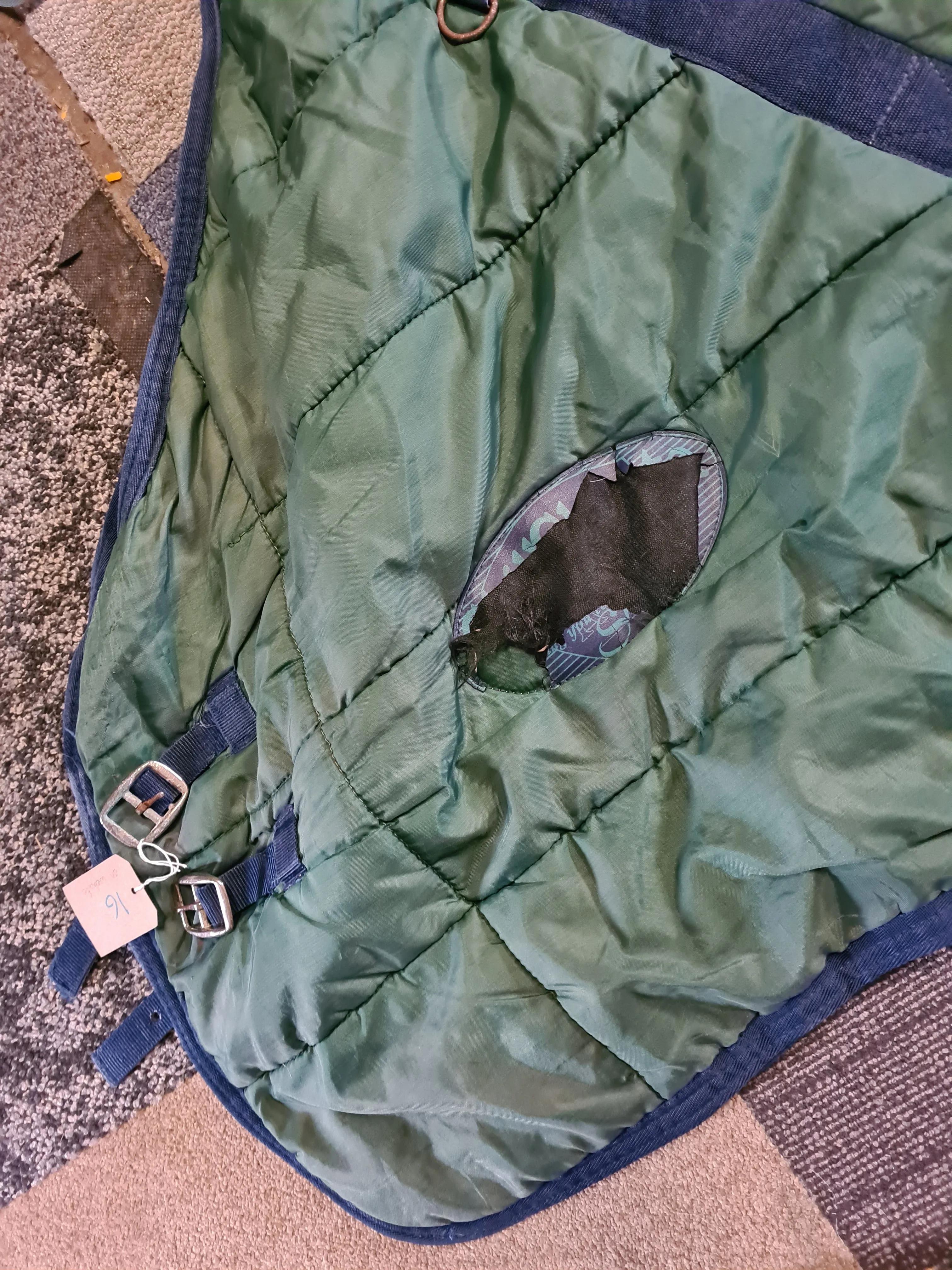 5'9 green medium stable rug, good condition