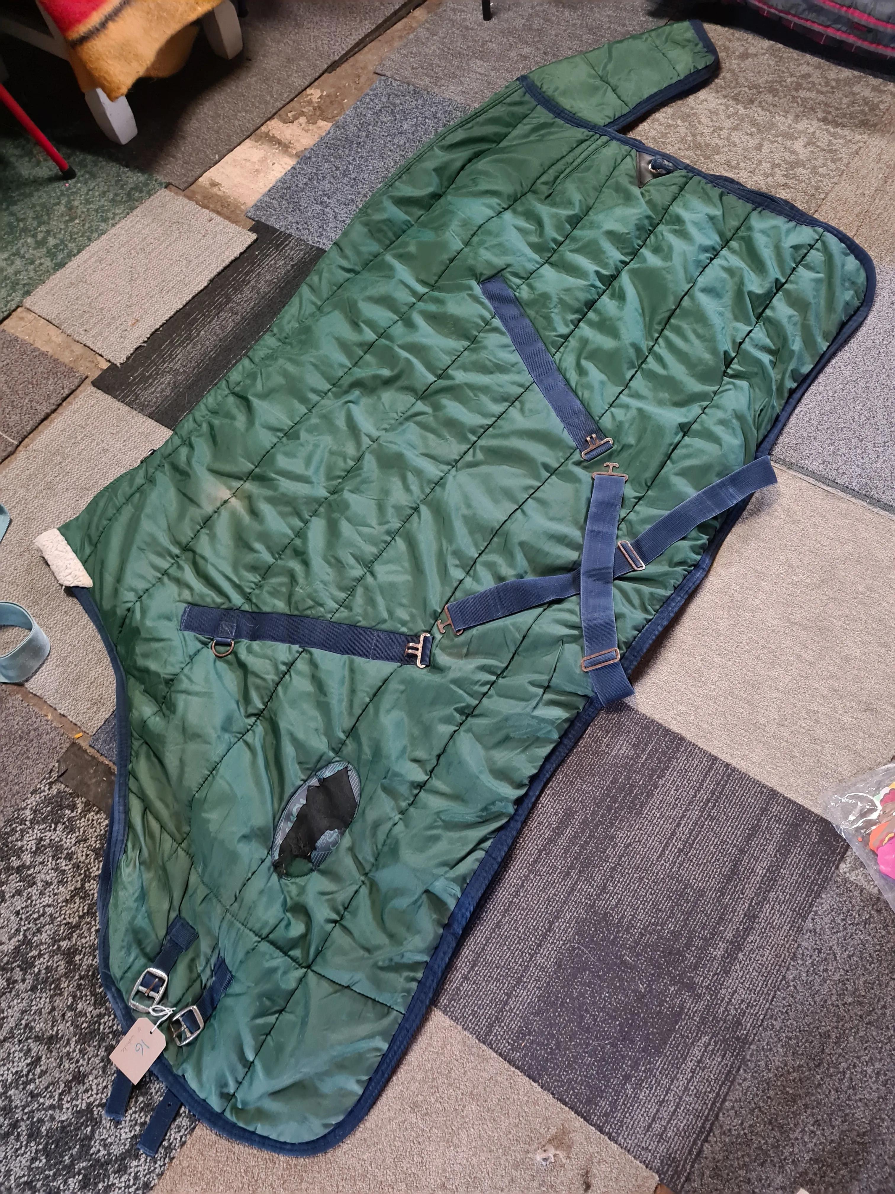 5'9 green medium stable rug, good condition