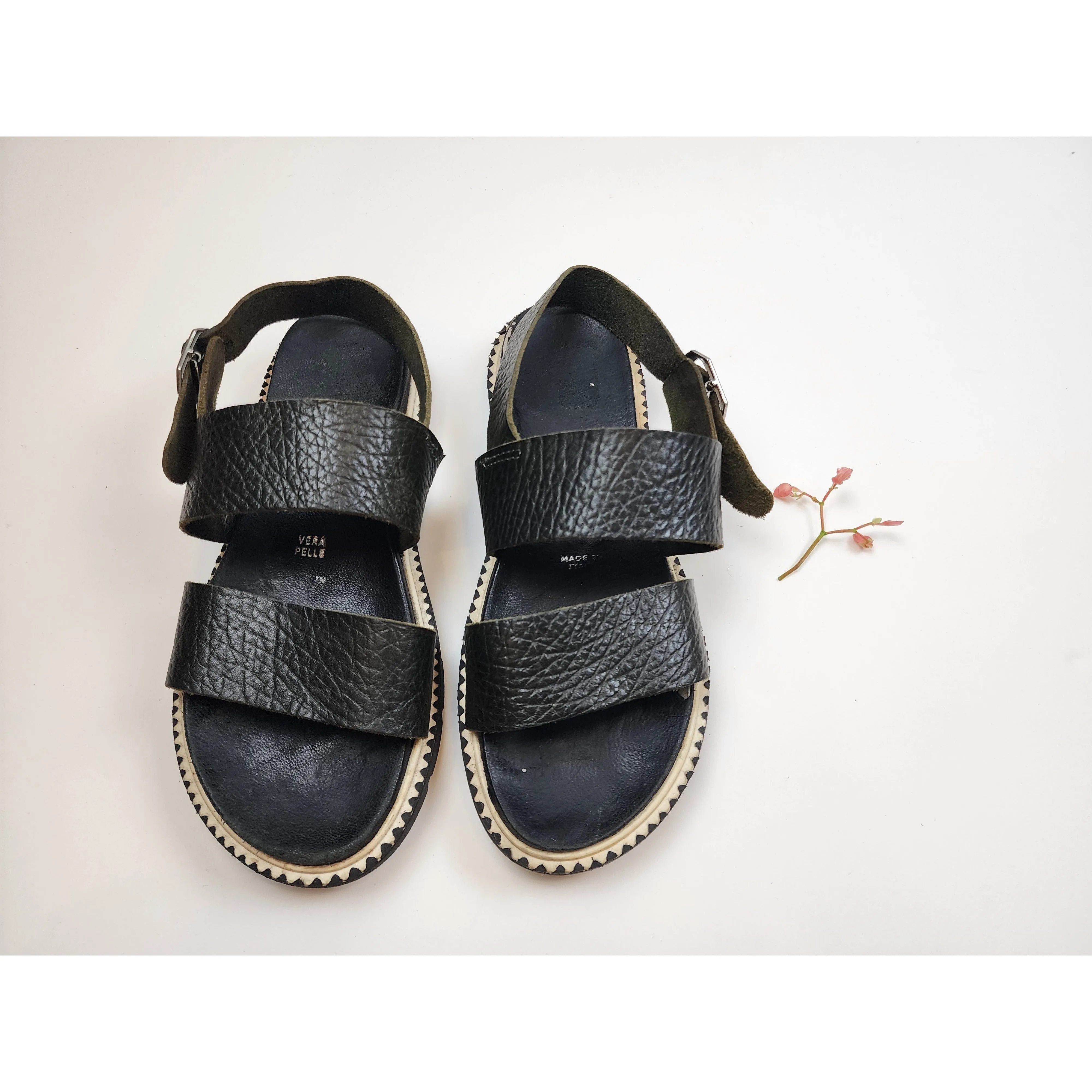Baia Vista pre-owned black leather sandals with buckle size 37