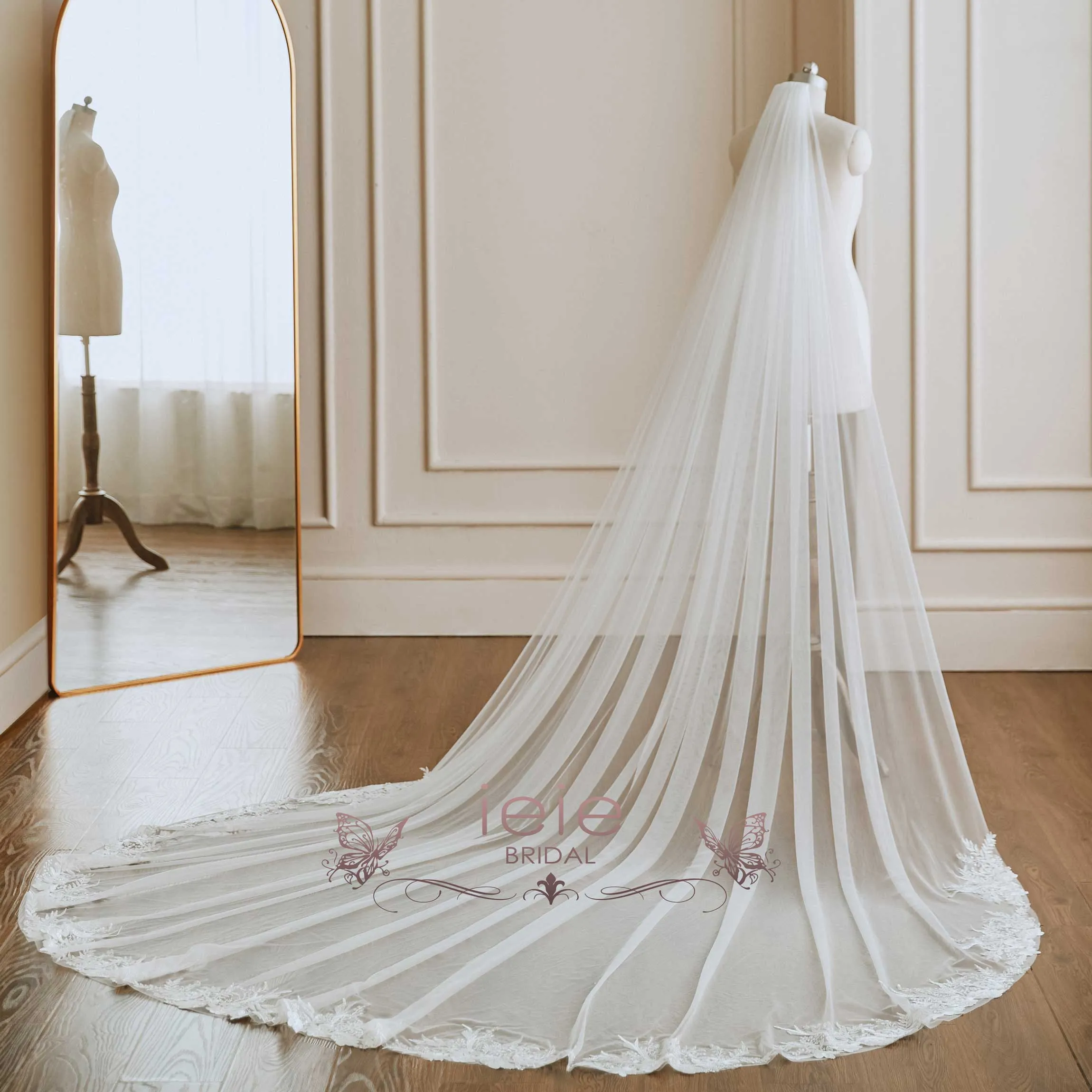Cathedral Length Lace Wedding Veil VG3034