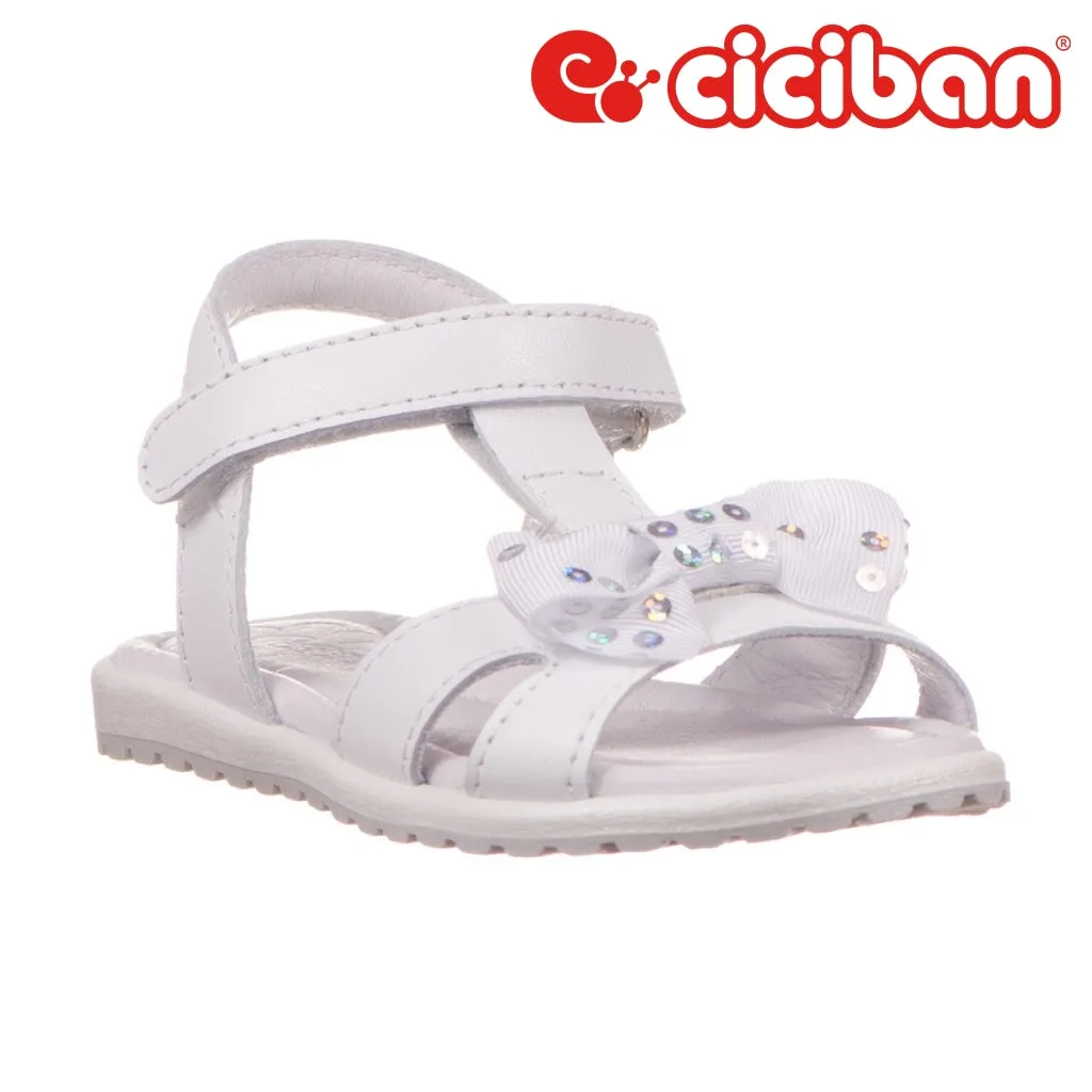 Elba White 08