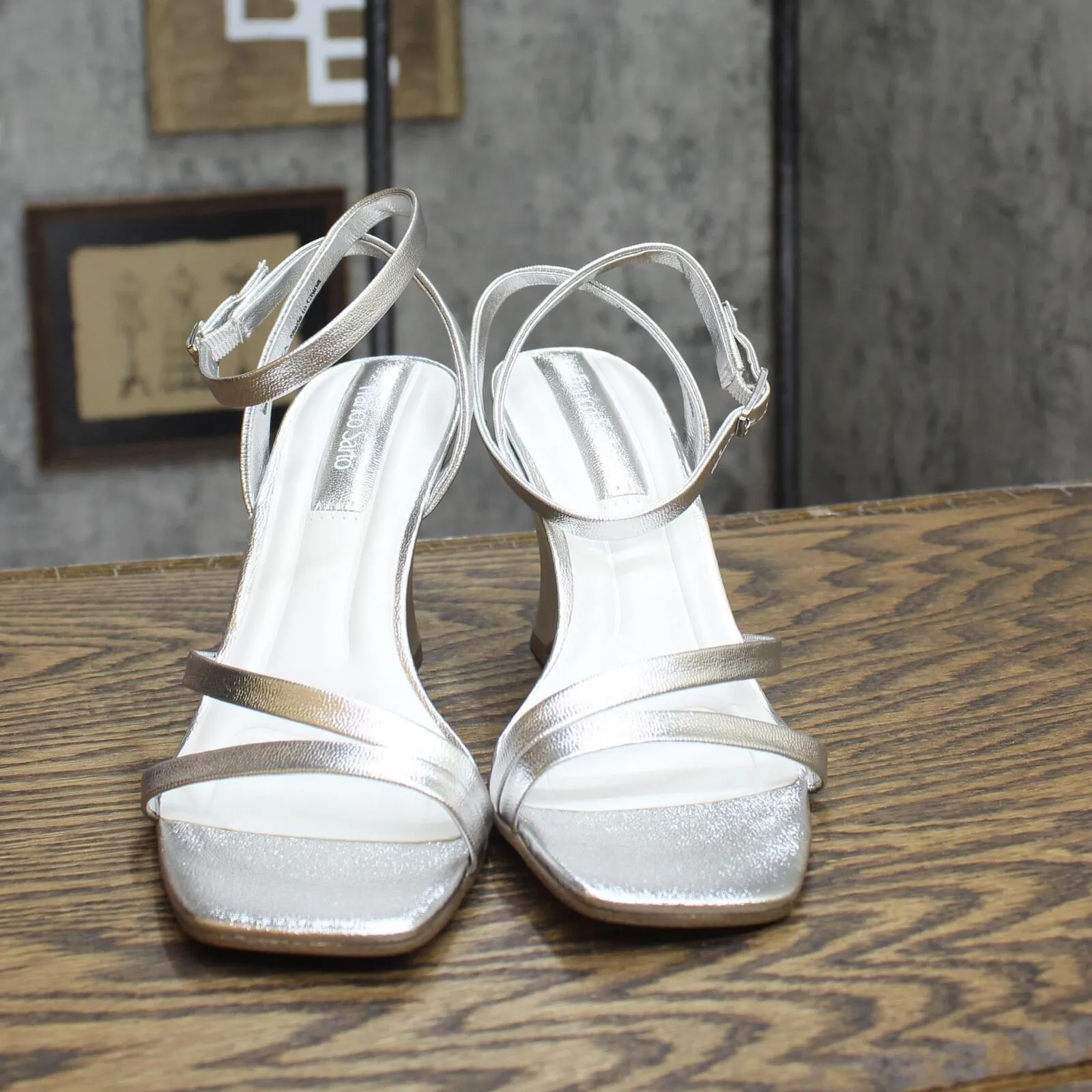 Franco Sarto Womens Franca Sandals Shoes I1117S2 Silver Faux Leather Gray 8M
