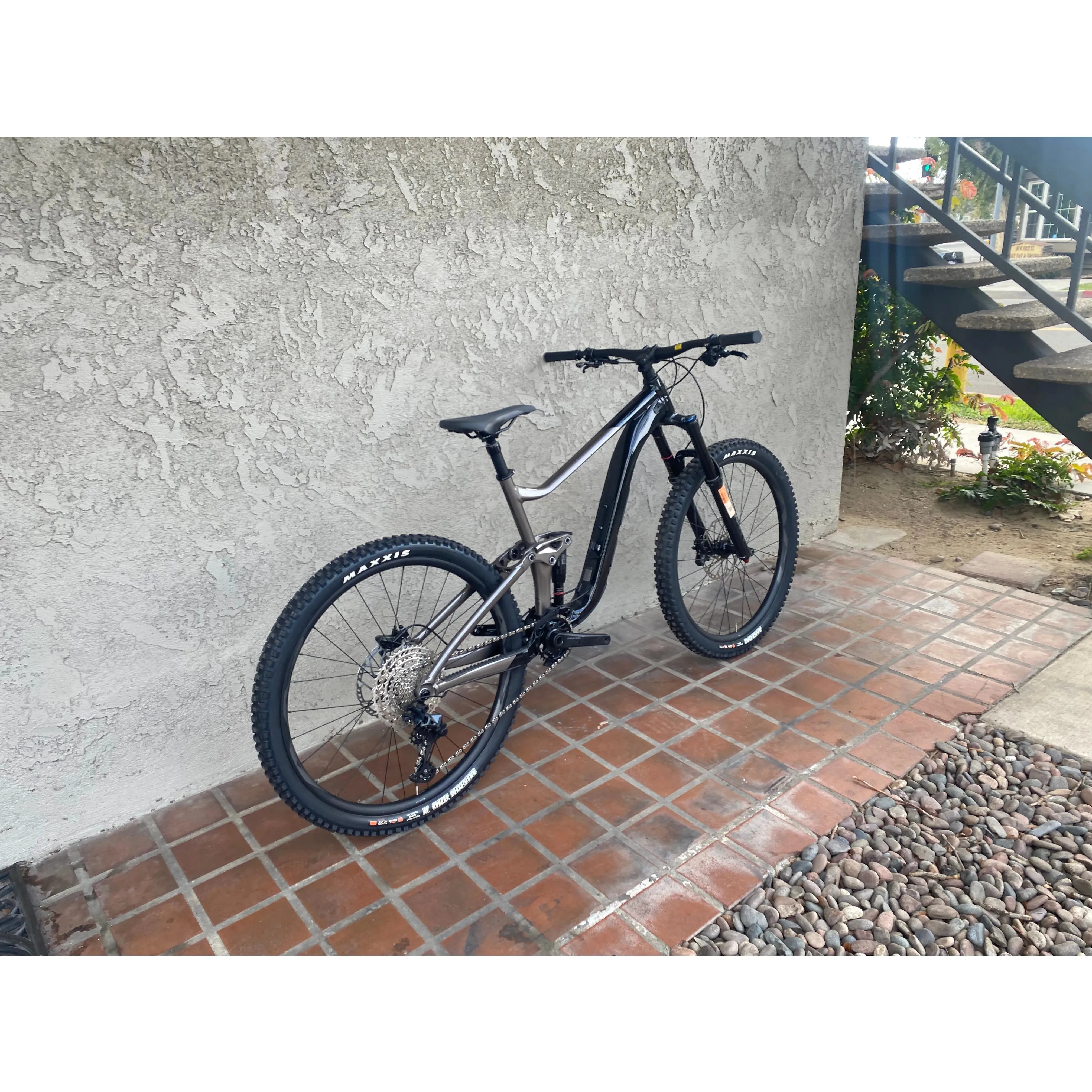 Giant Reign 2 29  — BLEM