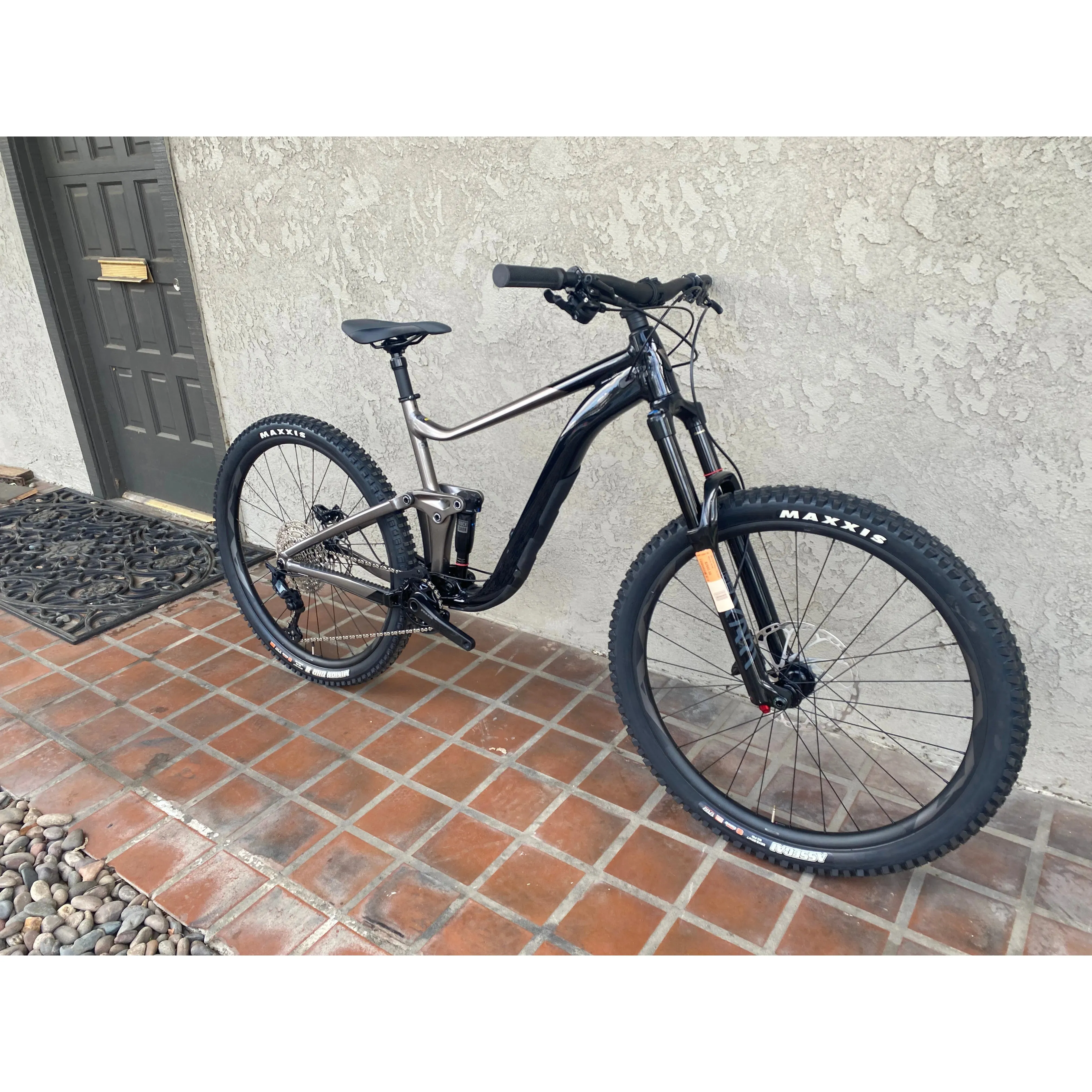 Giant Reign 2 29  — BLEM