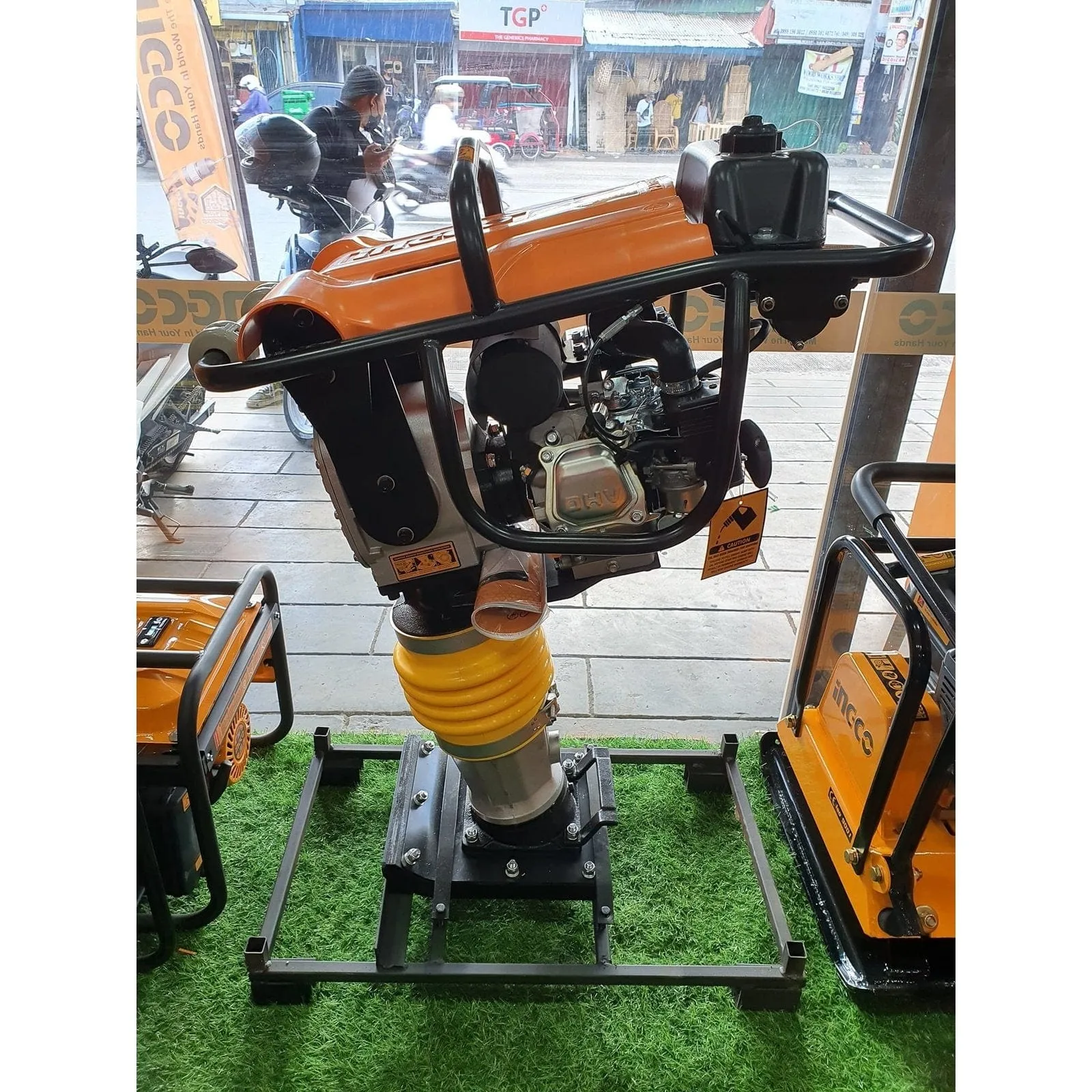 Ingco Gasoline Tamping Rammer 6.5HP 10kN Impact Force - GRT75-2