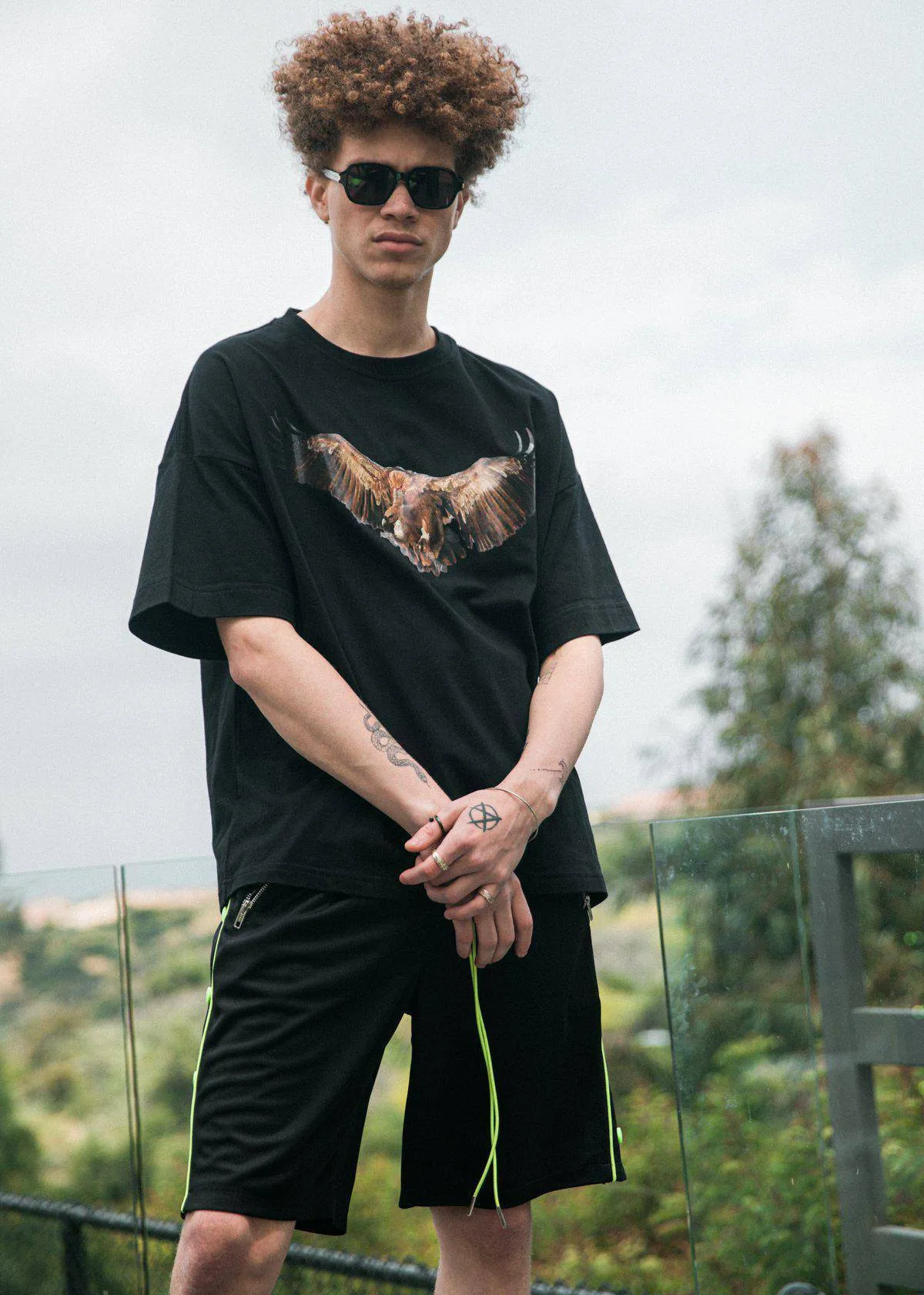 Konus Men's Oversized Vulture Graphic Tee in Black