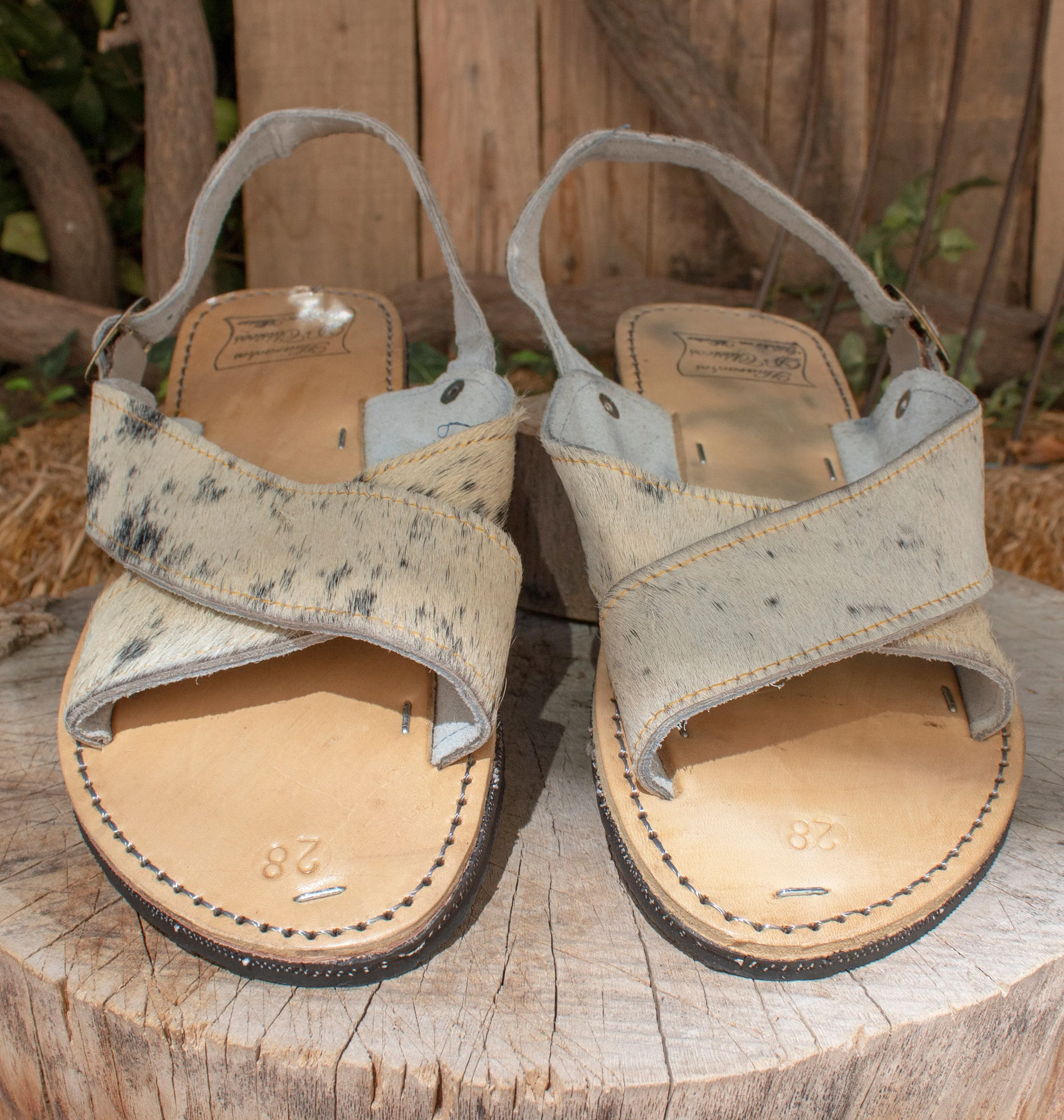 MENS LEATHER 2 strap COWHAIR black & white mexican sandals with tire sole Size 9 Huarache pelo de vaca