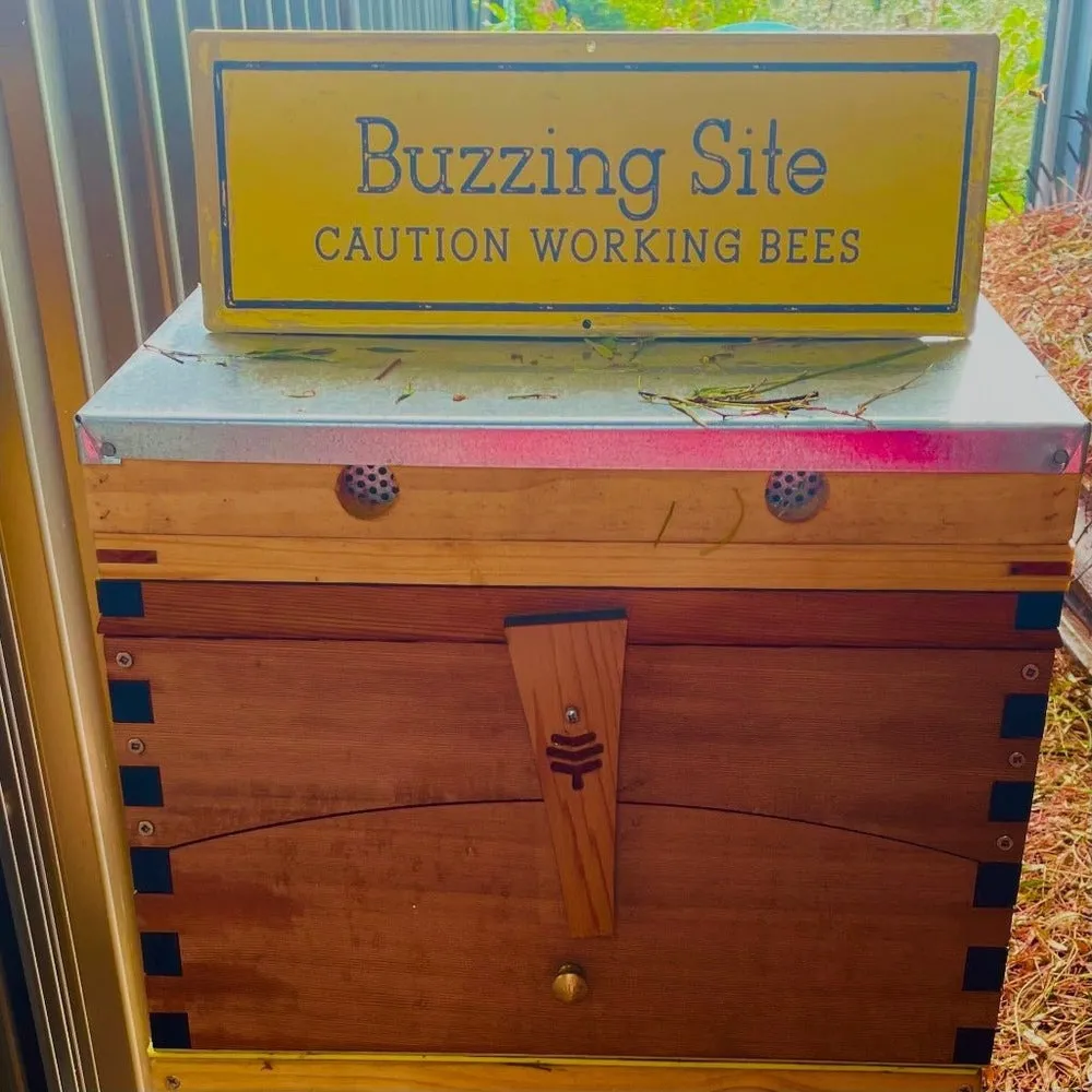 Metal Bee Sign - Various Designs