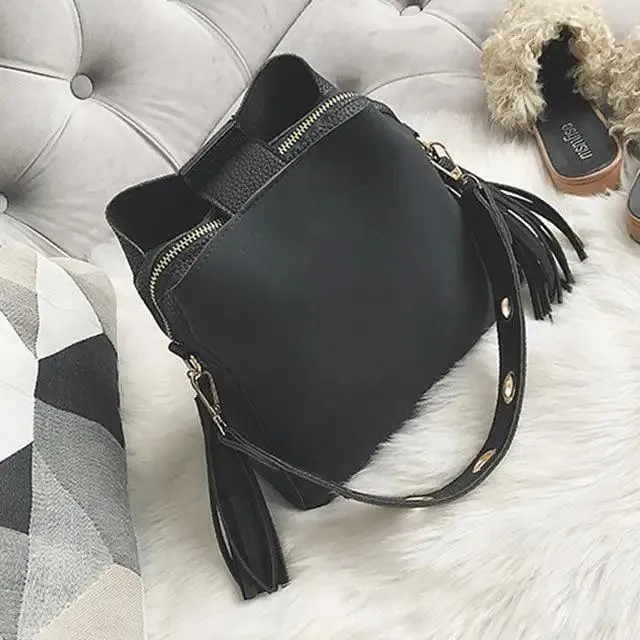 New Fashionable Scrub Women Bucket Bag Vintage Tassel Messenger Bag High Quality Shoulder Bag Simple Crossbody Bag For Females