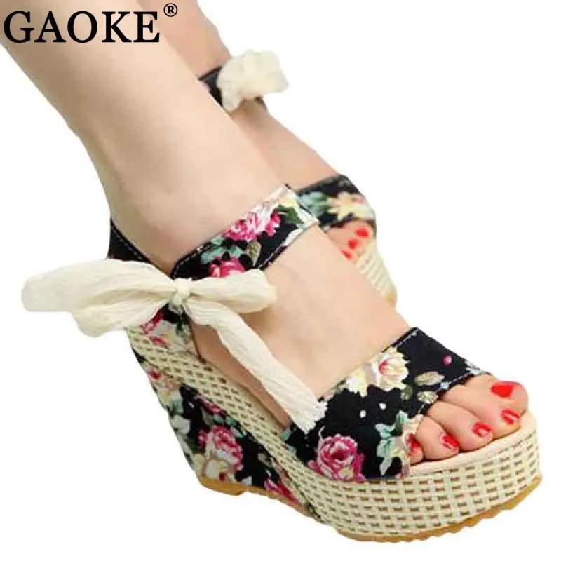 New Sweet Flowers Buckle Open Toe Wedge Sandals