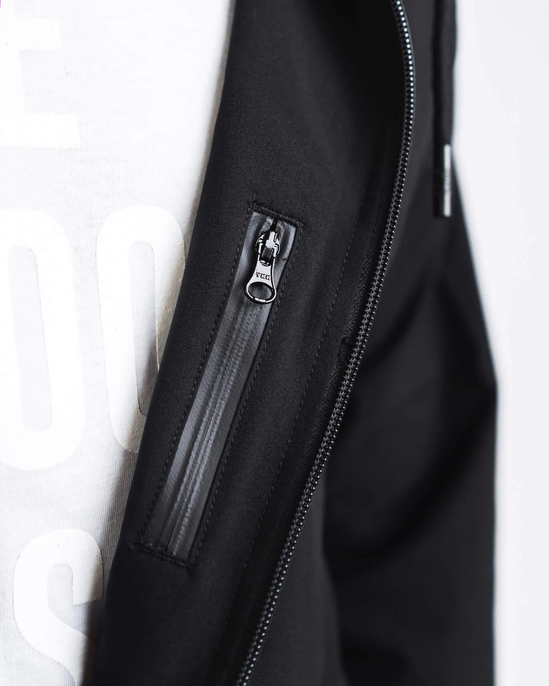 Signature Windbreaker - Black