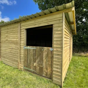 Stable 3.8m Deep x 3.6m Wide