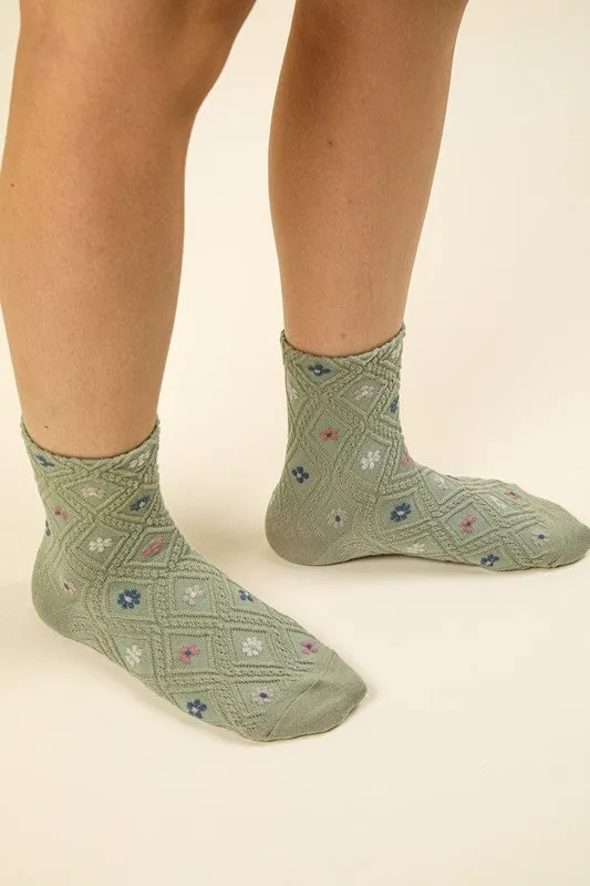 Textured Floral Crew Socks