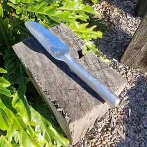 The Narrow Garden Trowel