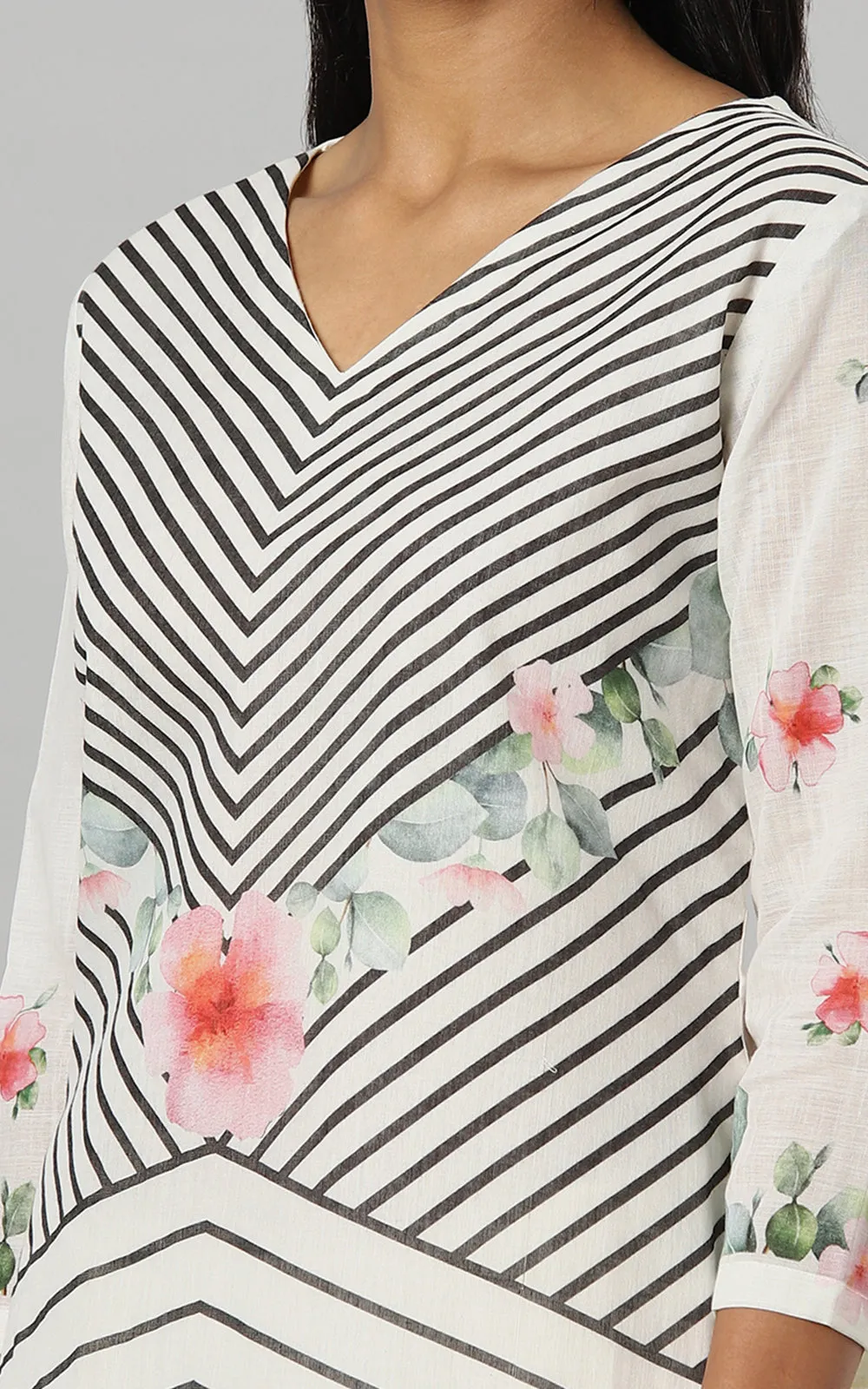 WHITE BLOSSOM COTTON PARALLET YOKE KURTA