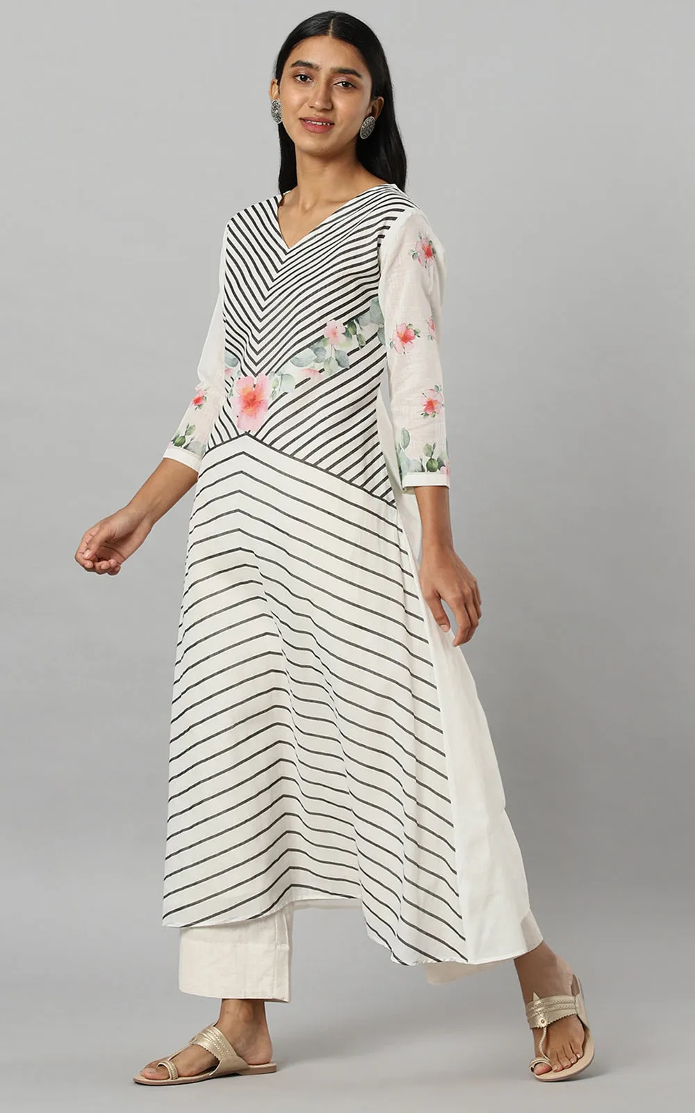 WHITE BLOSSOM COTTON PARALLET YOKE KURTA