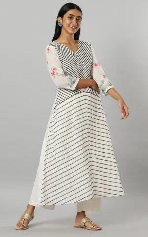 WHITE BLOSSOM COTTON PARALLET YOKE KURTA